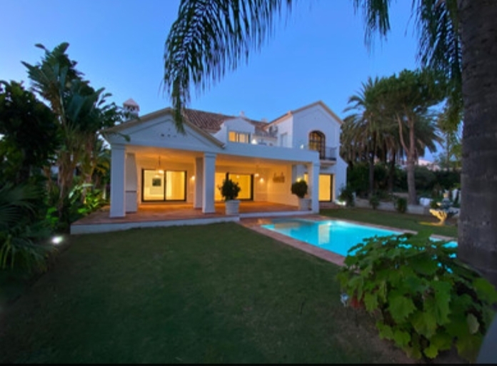 Villa till salu i Guadalmina Baja (Marbella)